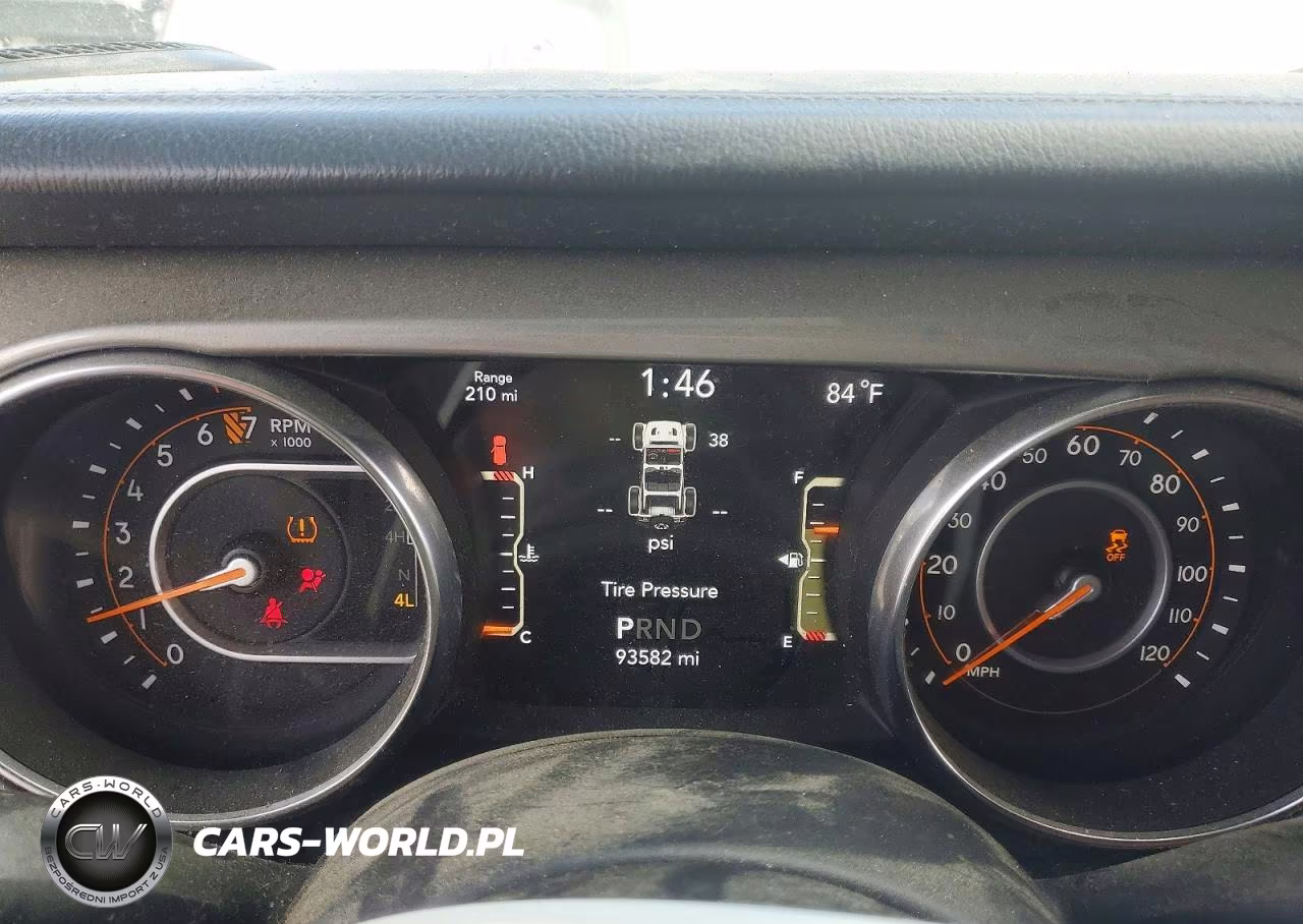2018 Jeep Wrangler Unlimited Sahara VIN:1C4HJXEG9JW310323 - 9