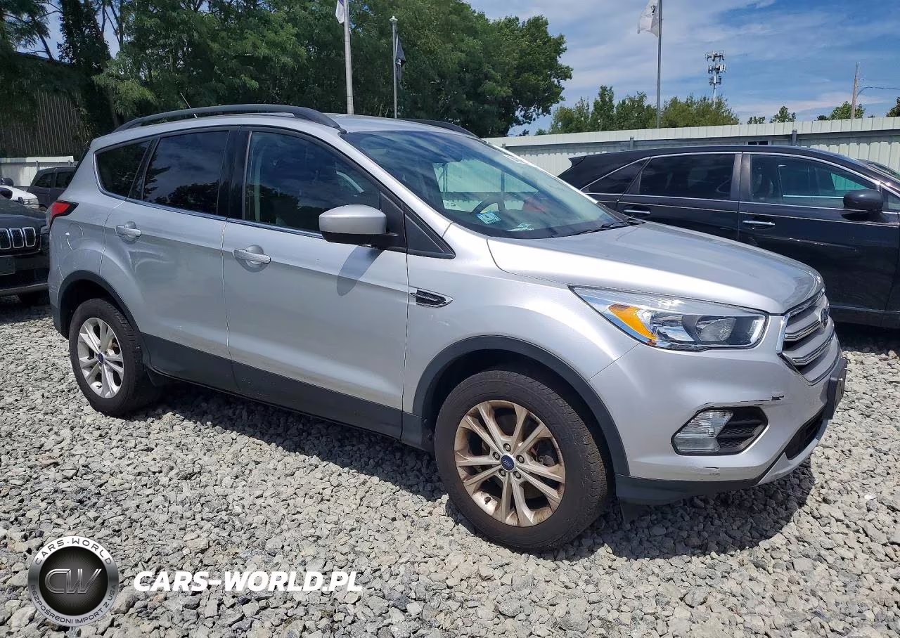 2018 Ford Escape Se VIN:1FMCU9GD0JUB33281 - 4