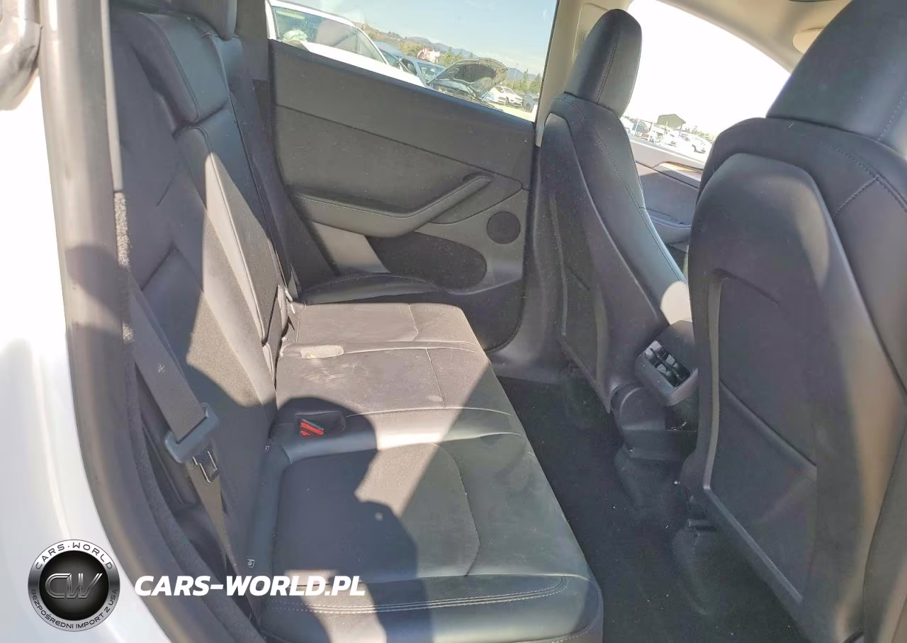 2023 Tesla Model Y VIN:7SAYGDEE1PF747437 - 11