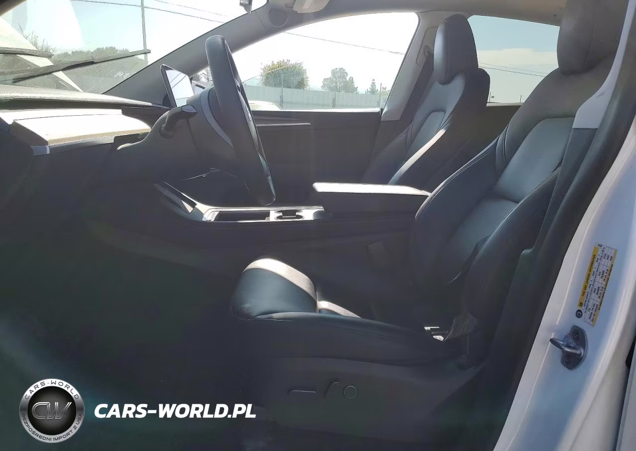 2023 Tesla Model Y VIN:7SAYGDEE1PF747437 - 7