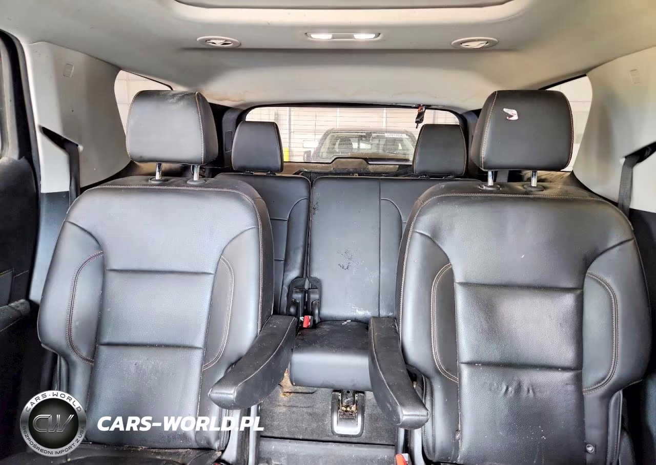 2021 Chevrolet Traverse Premier VIN:1GNEVKKWXMJ103101 - 10