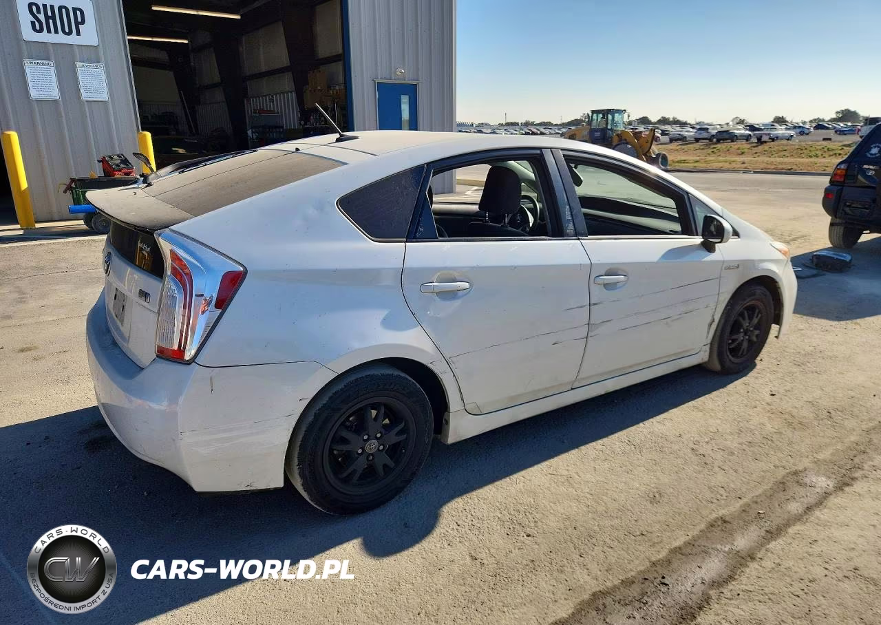 2014 Toyota Prius VIN:JTDKN3DU1E1791987 - 3