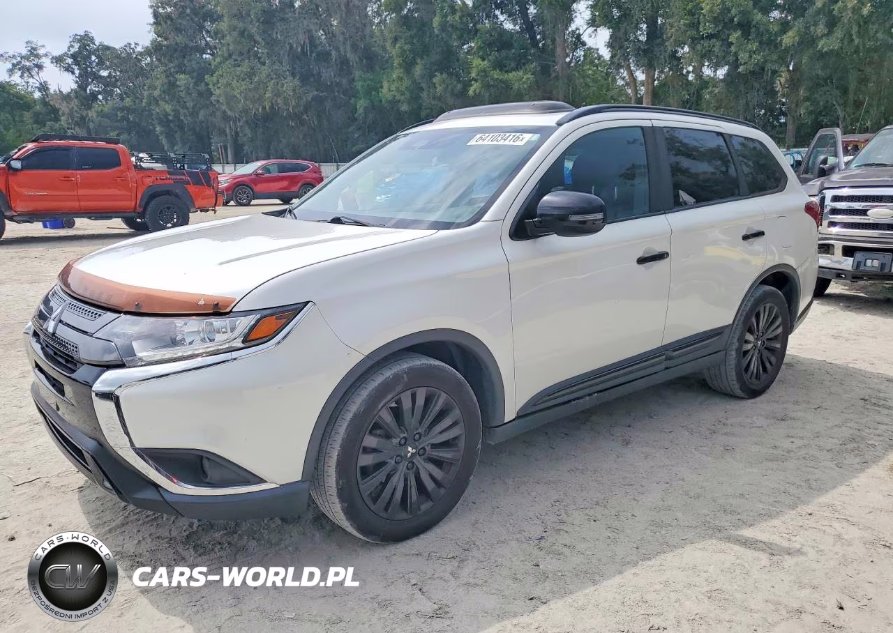 2020 Mitsubishi Outlander Se – zdjęcie 1 z 12