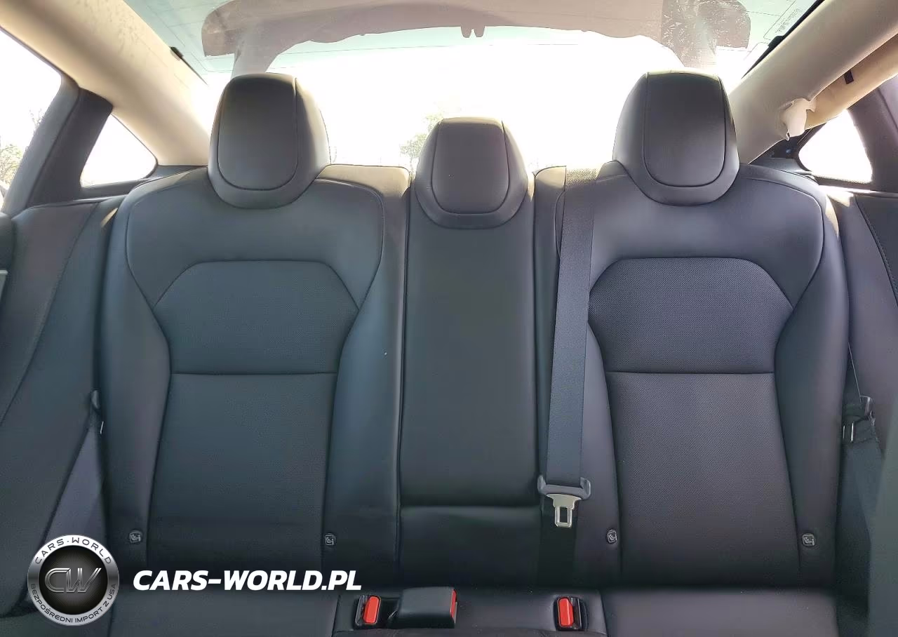 2024 Tesla Model 3 VIN:5YJ3E1EA8RF734860 - 10