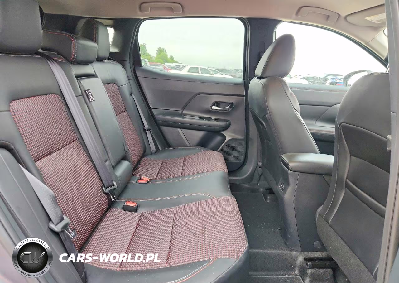 2026 Nissan Kicks Sr VIN:3N8AP6DB5TL311451 - 11