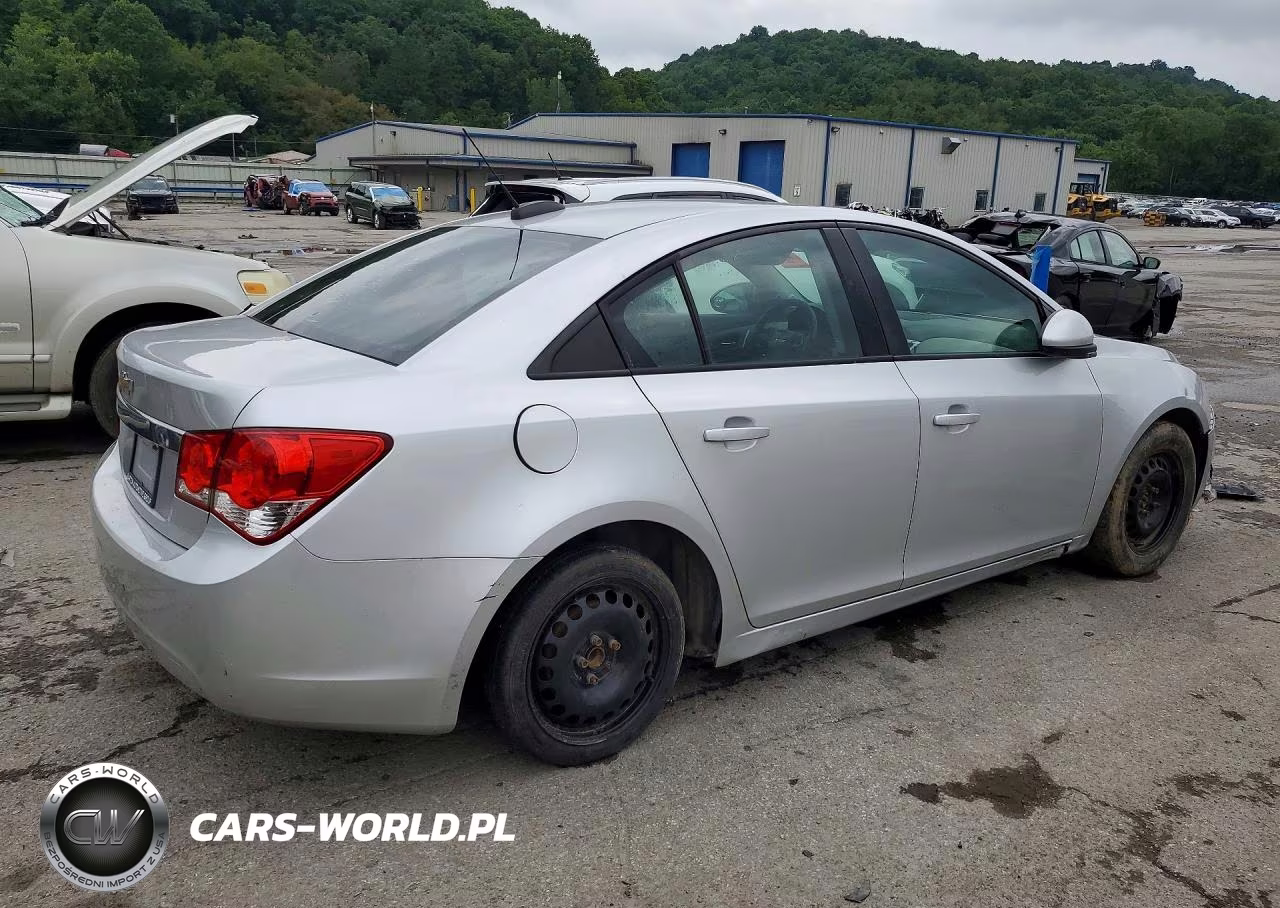 2015 Chevrolet Cruze Ls VIN:1G1PA5SH9F7197402 - 3