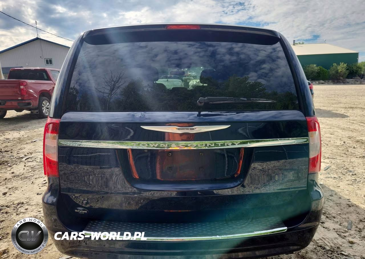 2015 Chrysler Town & Country Touring VIN:2C4RC1BGXFR628242 - 6