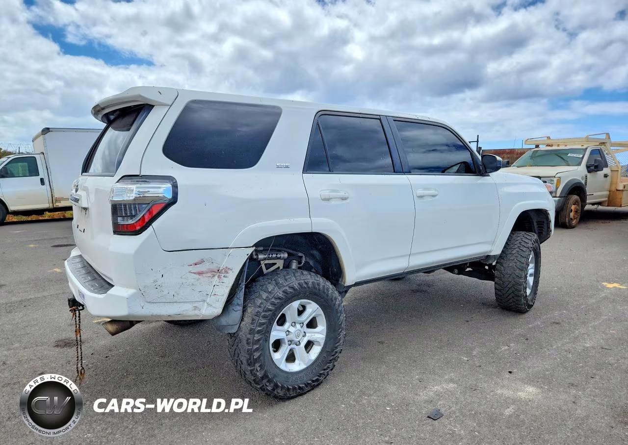 2020 Toyota 4Runner Sr5 VIN:JTEBU5JR3L5755928 - 3