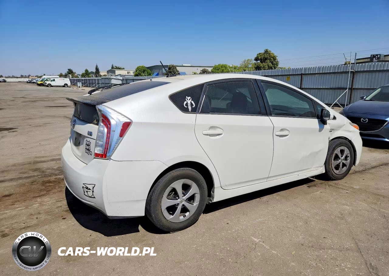 2014 Toyota Prius Three VIN:JTDKN3DU8E0381029 - 3
