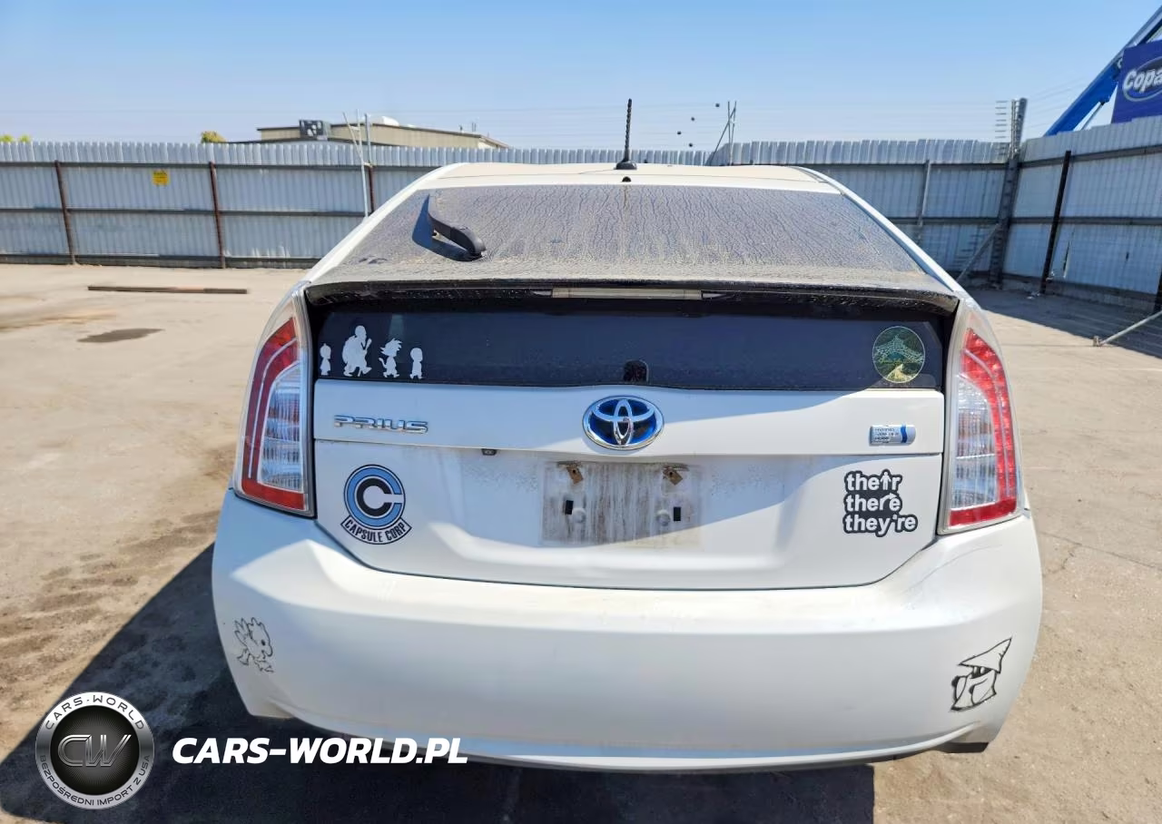 2014 Toyota Prius Three VIN:JTDKN3DU8E0381029 - 6