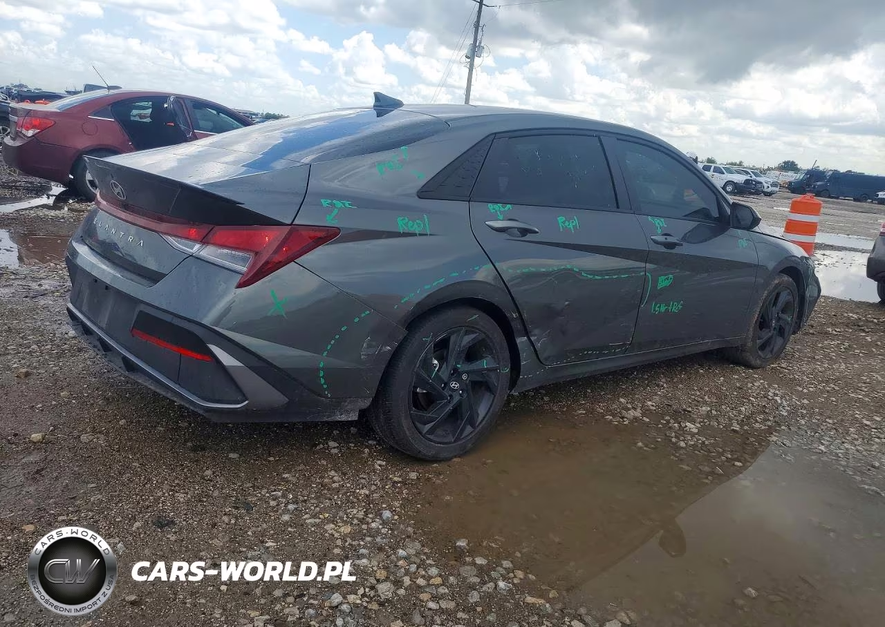 2026 Hyundai Elantra Sel Sport VIN:KMHLM4DG0TU124486 - 3