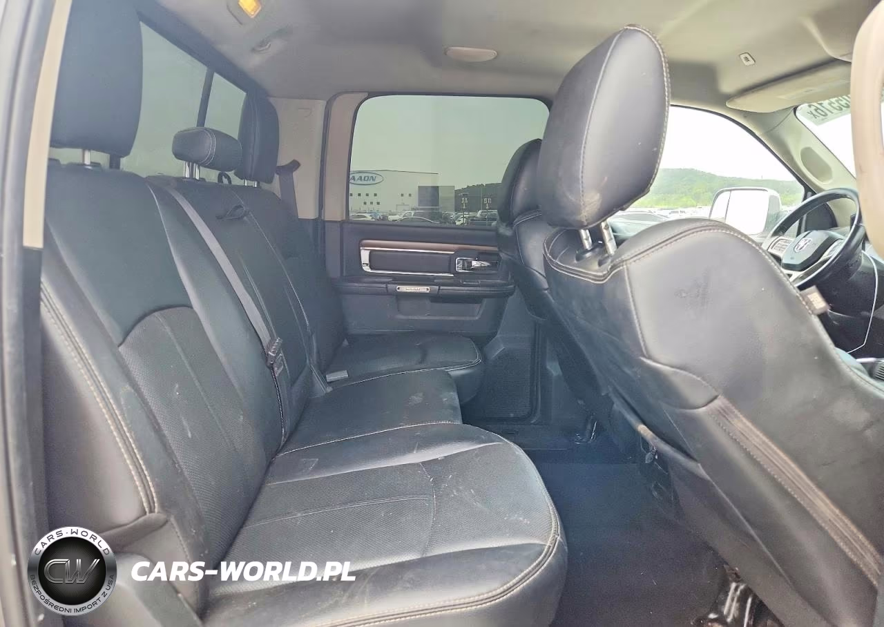 2017 Ram 1500 Laramie VIN:1C6RR7NMXHS873621 - 10