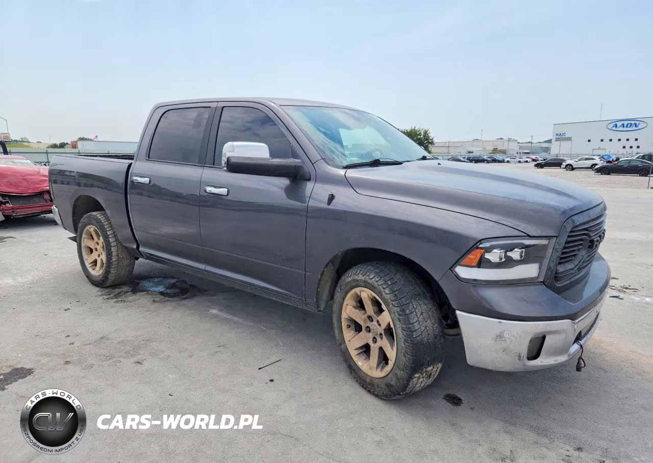 2017 Ram 1500 Laramie VIN:1C6RR7NMXHS873621 - 4