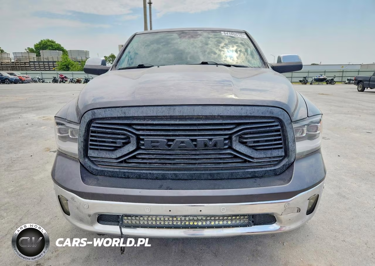 2017 Ram 1500 Laramie VIN:1C6RR7NMXHS873621 - 5