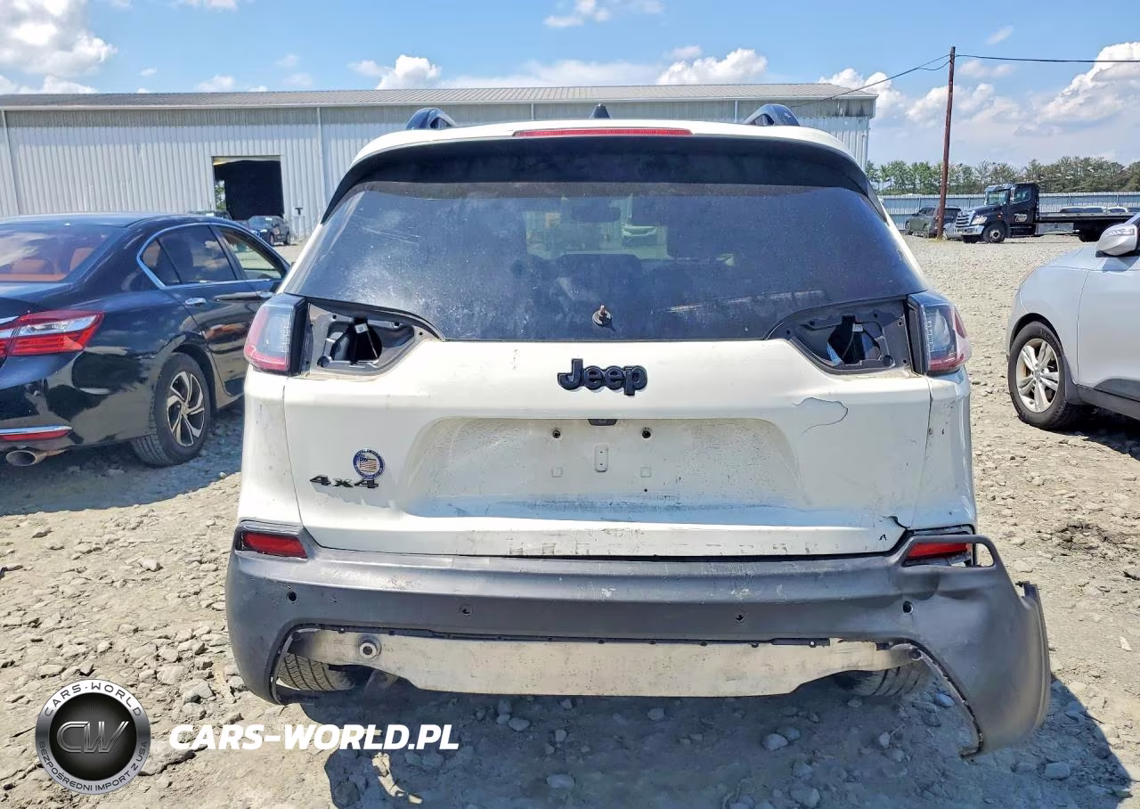 2019 Jeep Cherokee Latitude Plus VIN:1C4PJMLB9KD365059 - 6