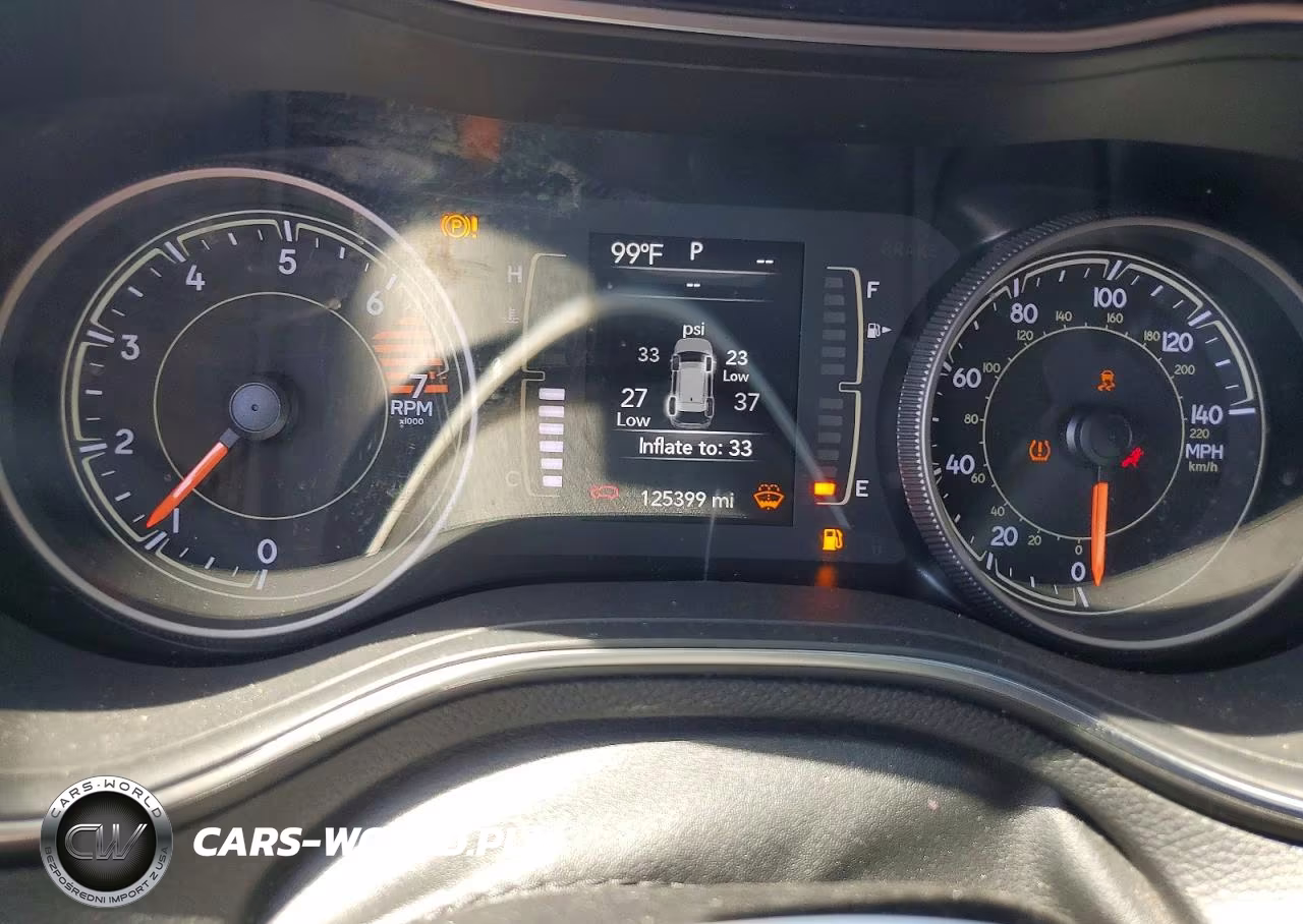 2019 Jeep Cherokee Latitude Plus VIN:1C4PJMLB9KD365059 - 9