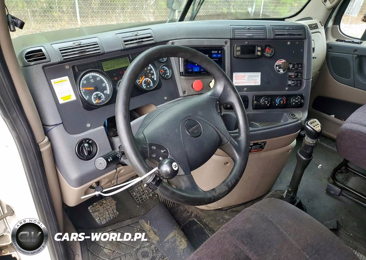 2014 Freightliner Cascadia Semi Truck VIN:1FUJGLDV4ELFW4338 - 8
