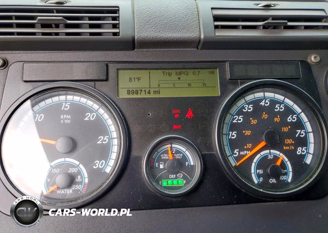 2014 Freightliner Cascadia Semi Truck VIN:1FUJGLDV4ELFW4338 - 9
