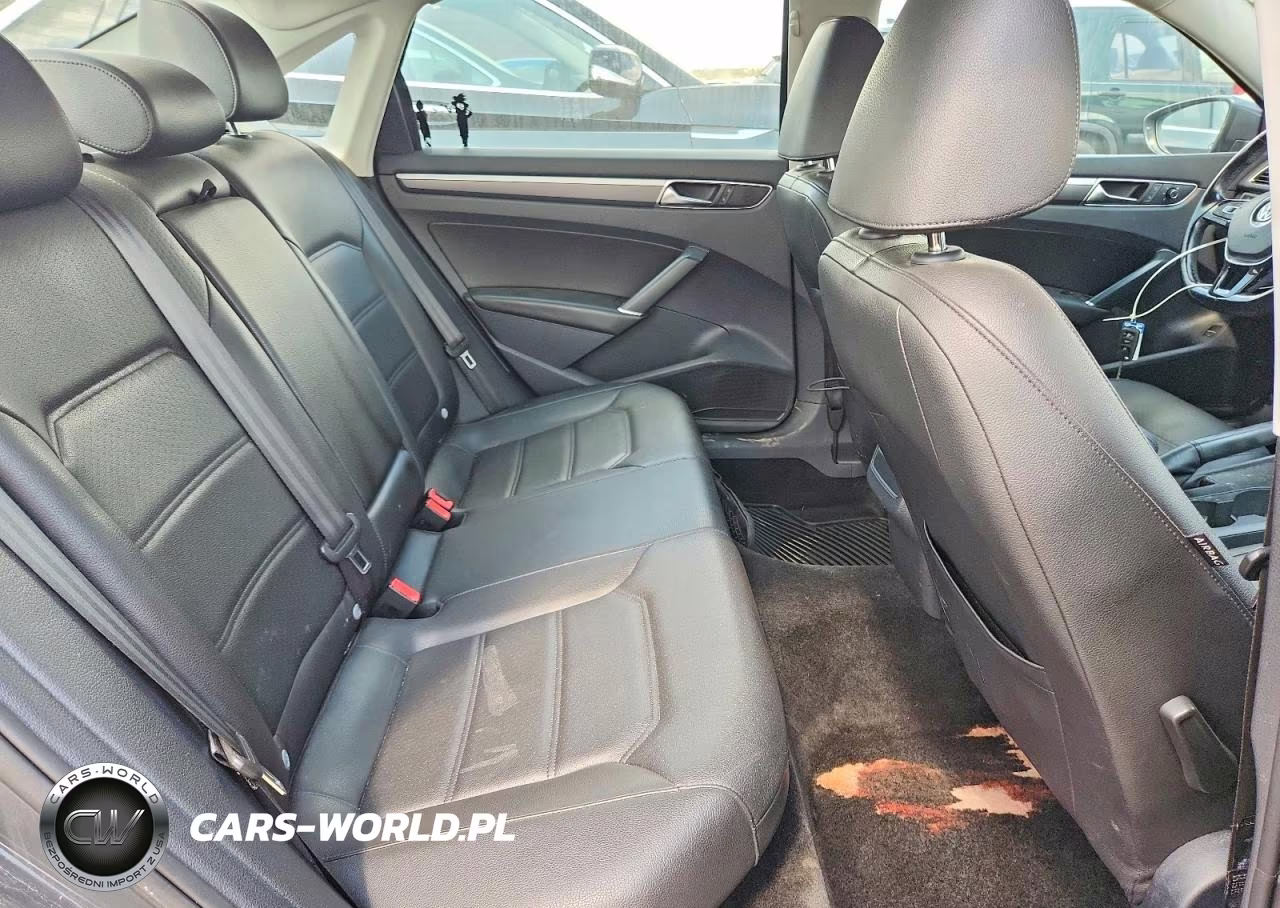 2017 Volkswagen Passat R-Line VIN:1VWDT7A35HC073236 - 10