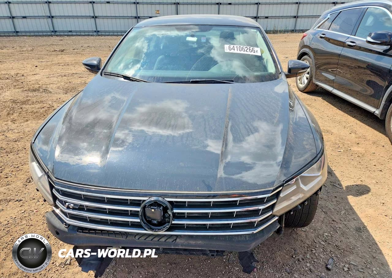 2017 Volkswagen Passat R-Line VIN:1VWDT7A35HC073236 - 5