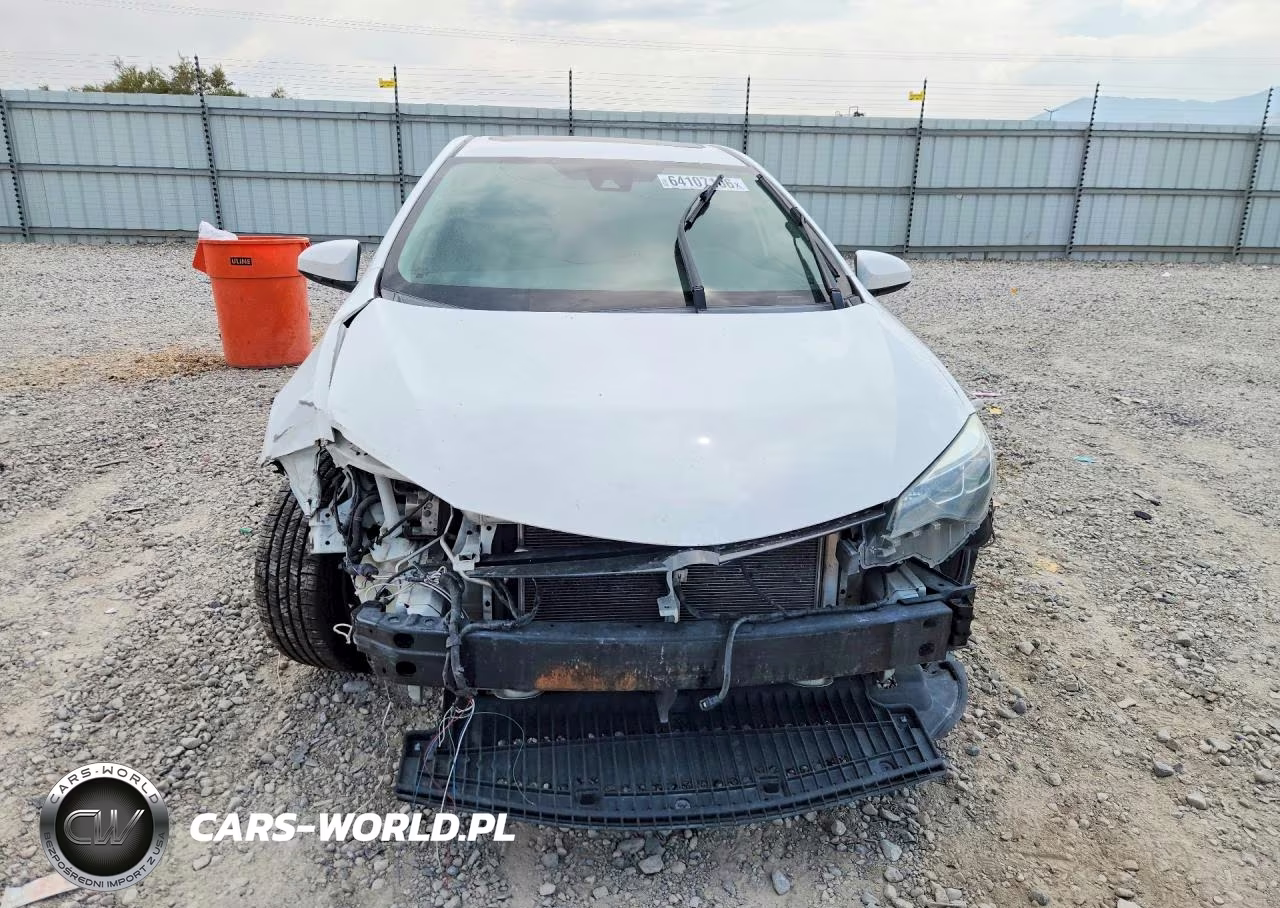 2017 Toyota Corolla Xle VIN:5YFBURHE4HP724809 - 5