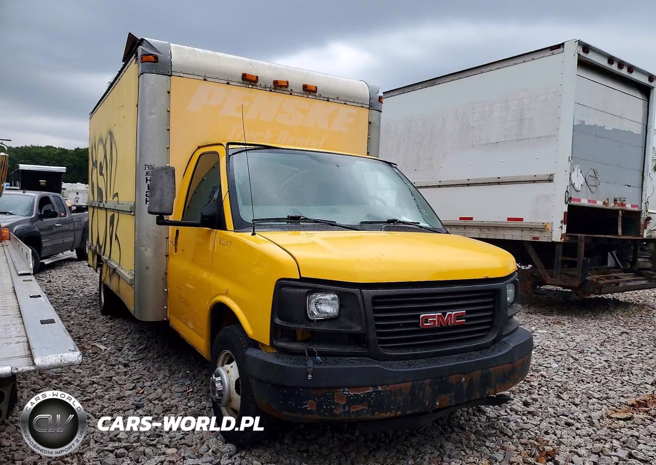 2007 GMC Savana Box Truck VIN:1GDHG31U971902079 - 4
