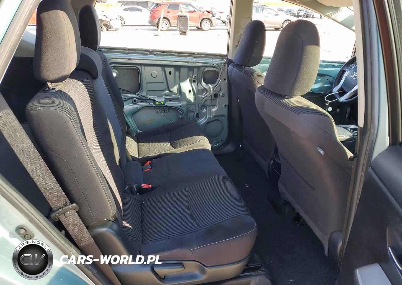 2015 Toyota Prius V Two VIN:JTDZN3EU0FJ031290 - 10