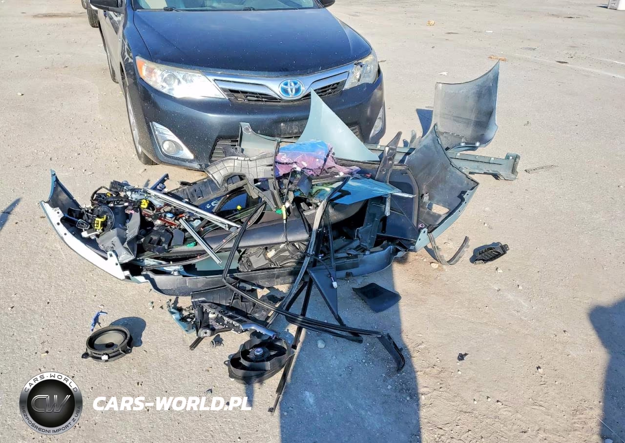 2015 Toyota Prius V Two VIN:JTDZN3EU0FJ031290 - 12