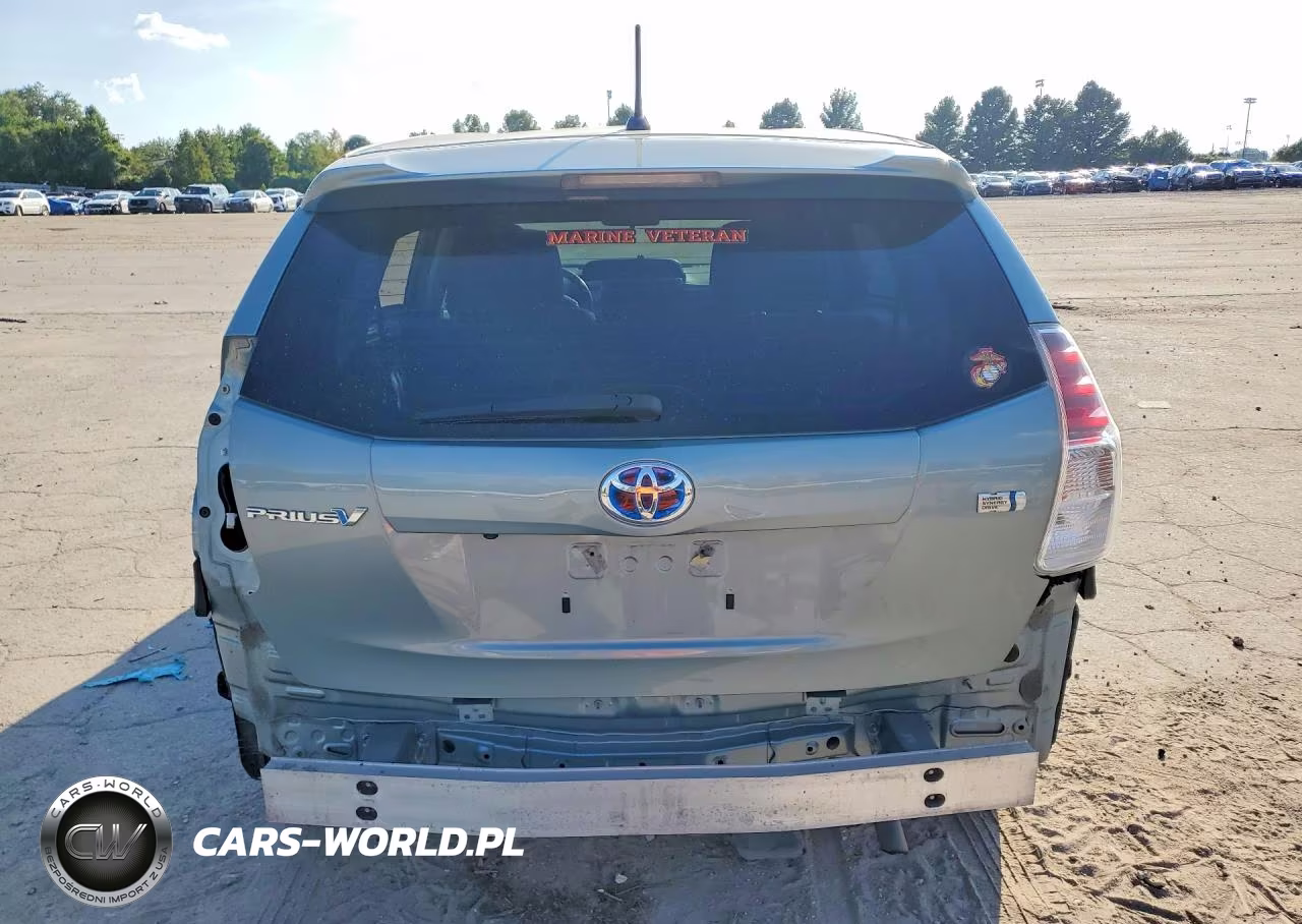 2015 Toyota Prius V Two VIN:JTDZN3EU0FJ031290 - 6