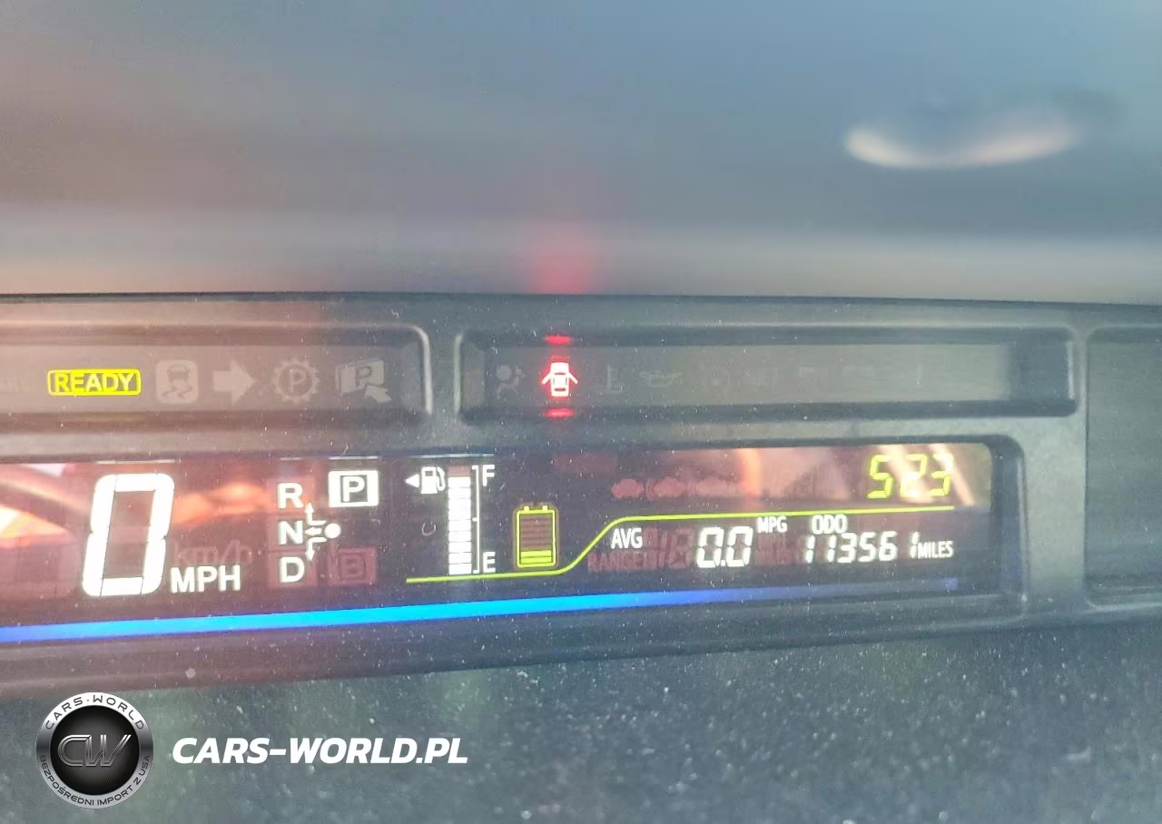 2015 Toyota Prius V Two VIN:JTDZN3EU0FJ031290 - 9