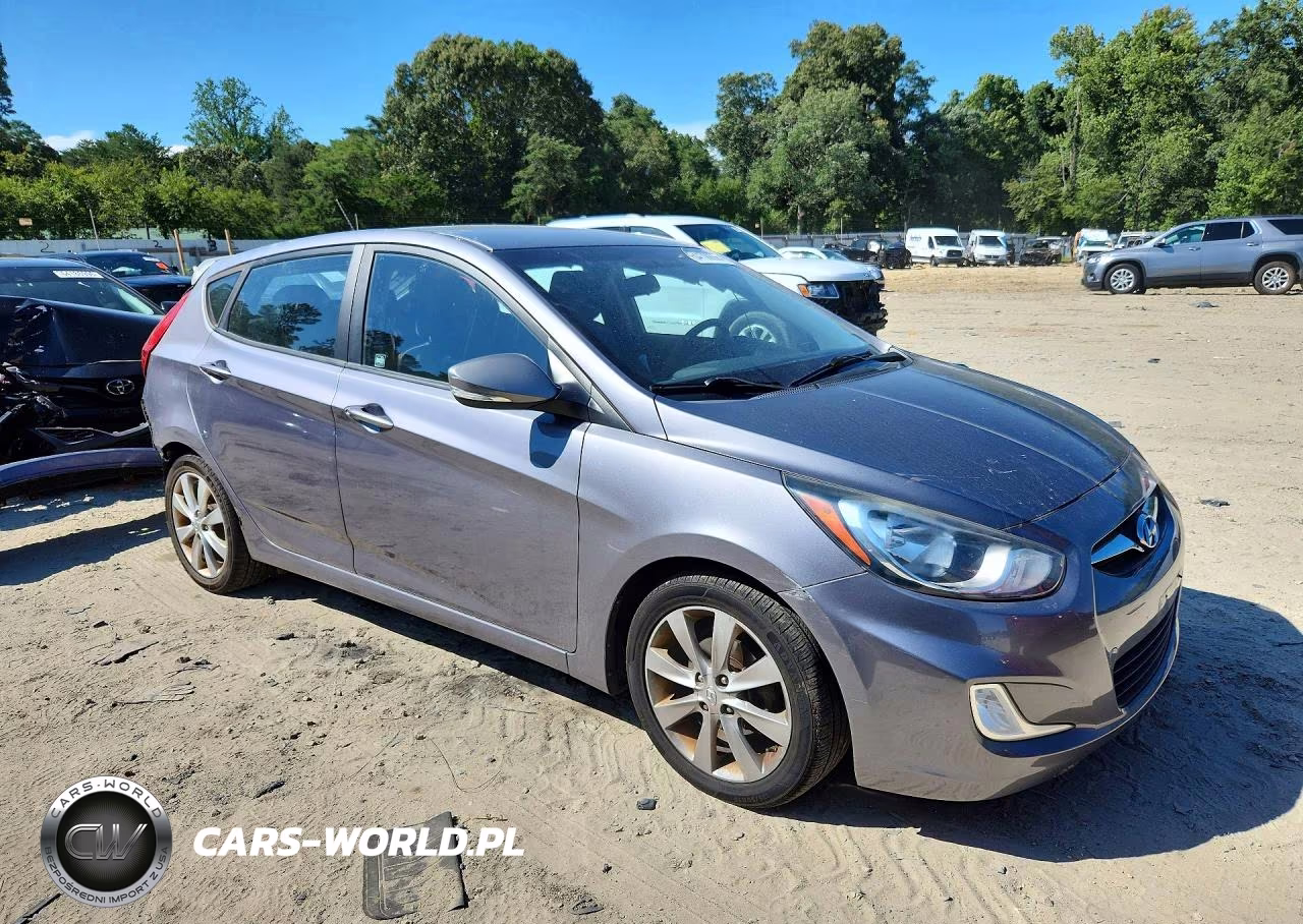 2013 Hyundai Accent Se VIN:KMHCU5AE9DU132578 - 4