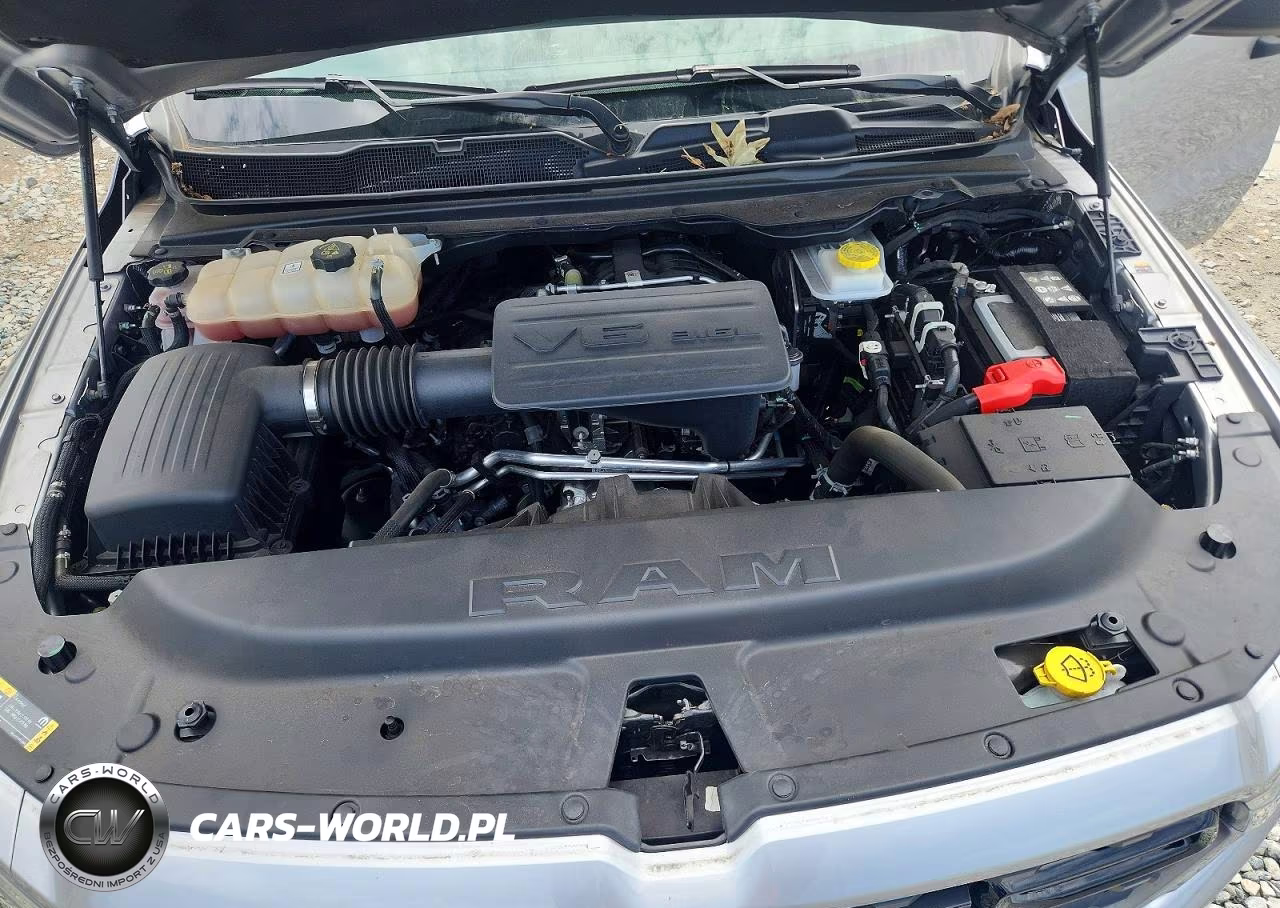 2025 Ram 1500 Tradesman VIN:1C6SRECG0SN636421 - 11