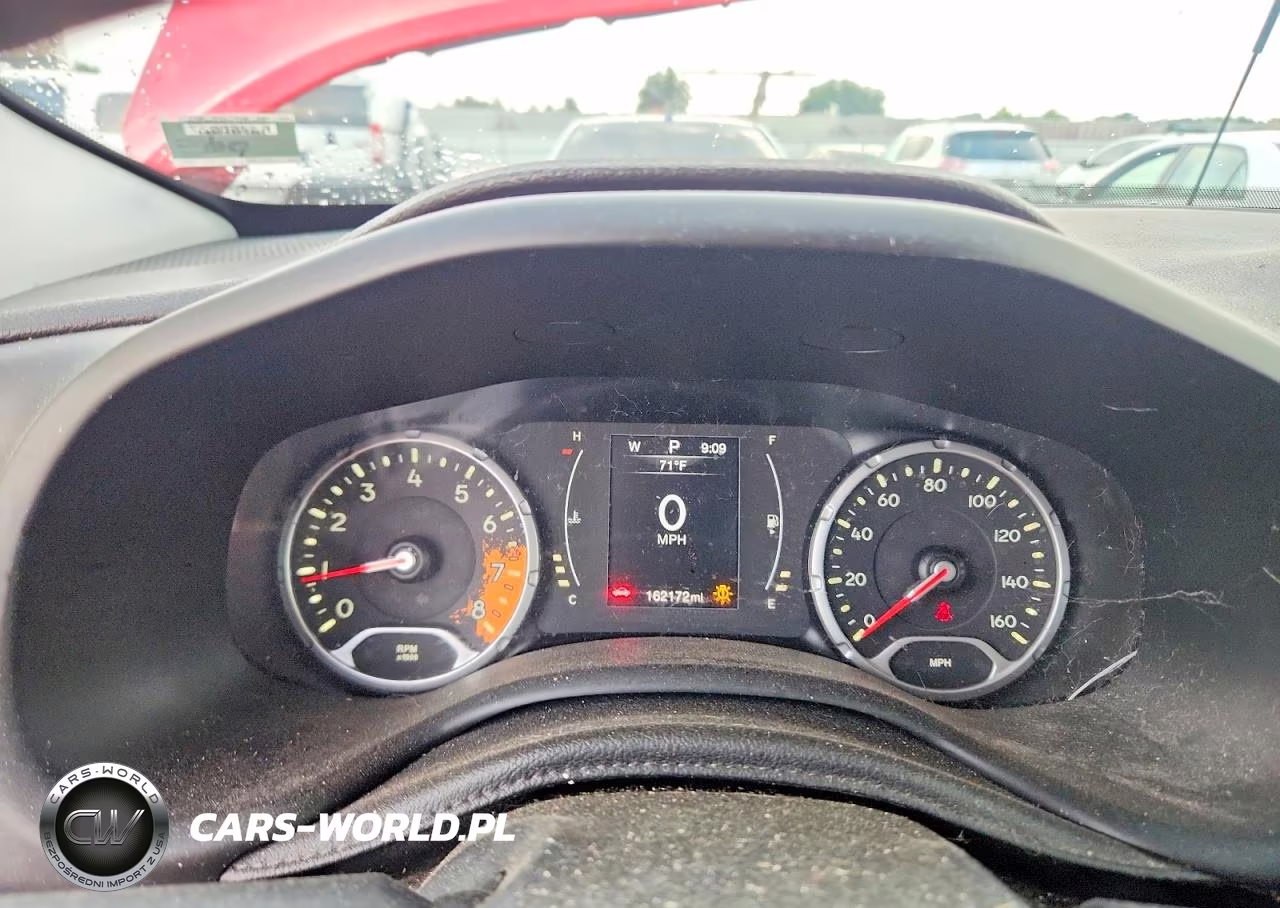 2015 Jeep Renegade Latitude VIN:ZACCJBBT0FPC45364 - 9