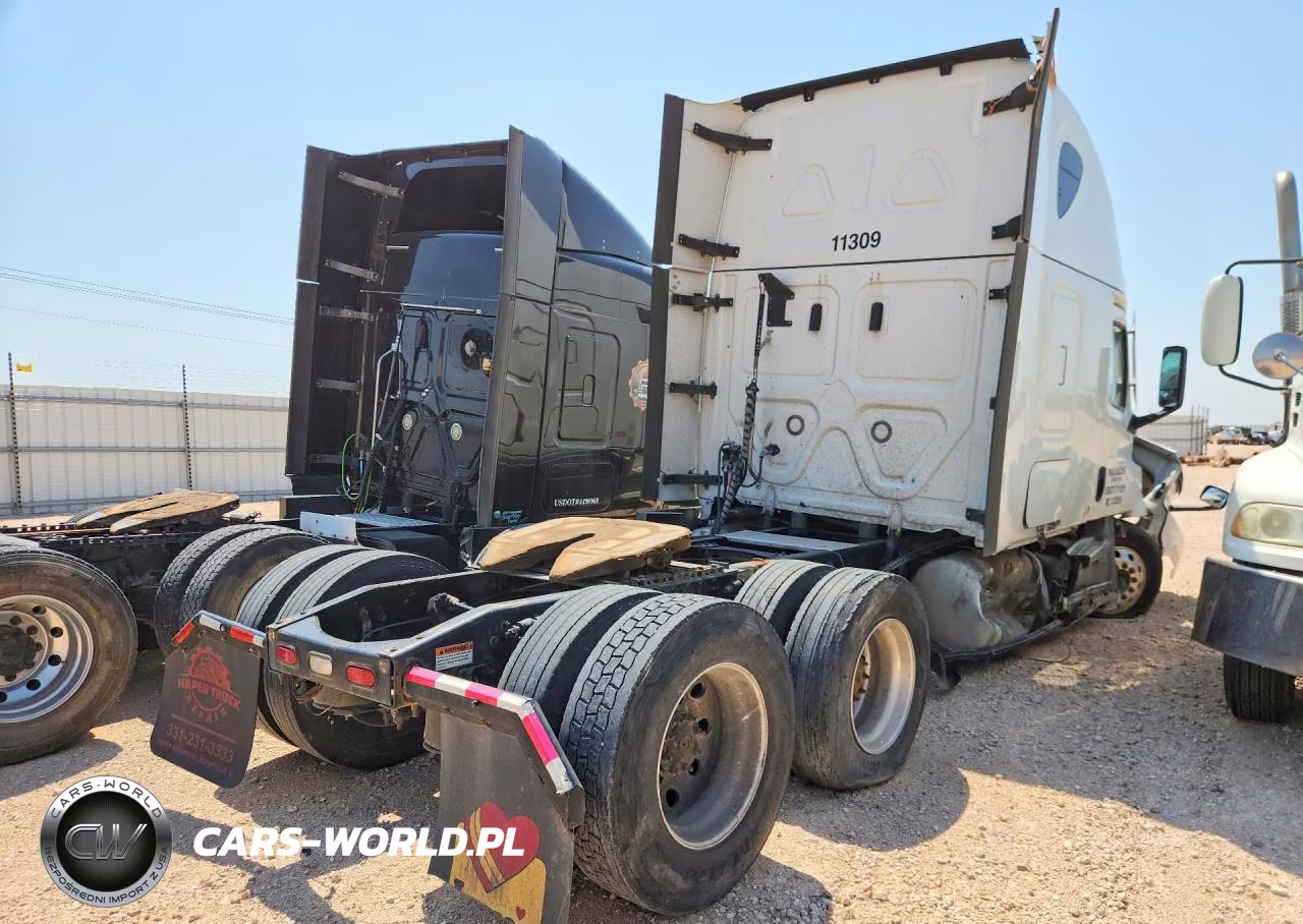 2021 Freightliner Cascadia 126 Semi Truck VIN:1FUJHHDR0MLMW0597 - 3