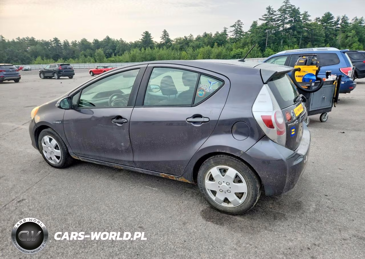2012 Toyota Prius C Two VIN:JTDKDTB33C1007884 - 2