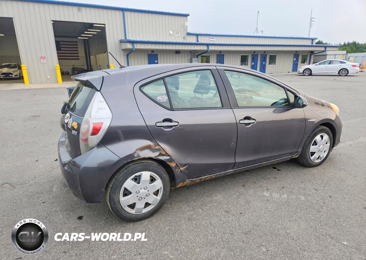 2012 Toyota Prius C Two VIN:JTDKDTB33C1007884 - 3