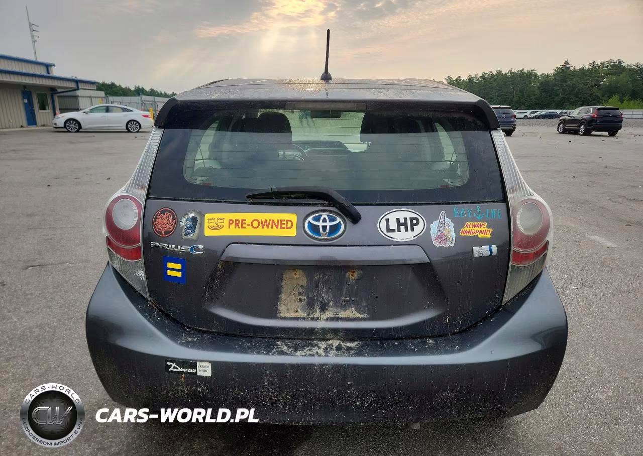 2012 Toyota Prius C Two VIN:JTDKDTB33C1007884 - 6
