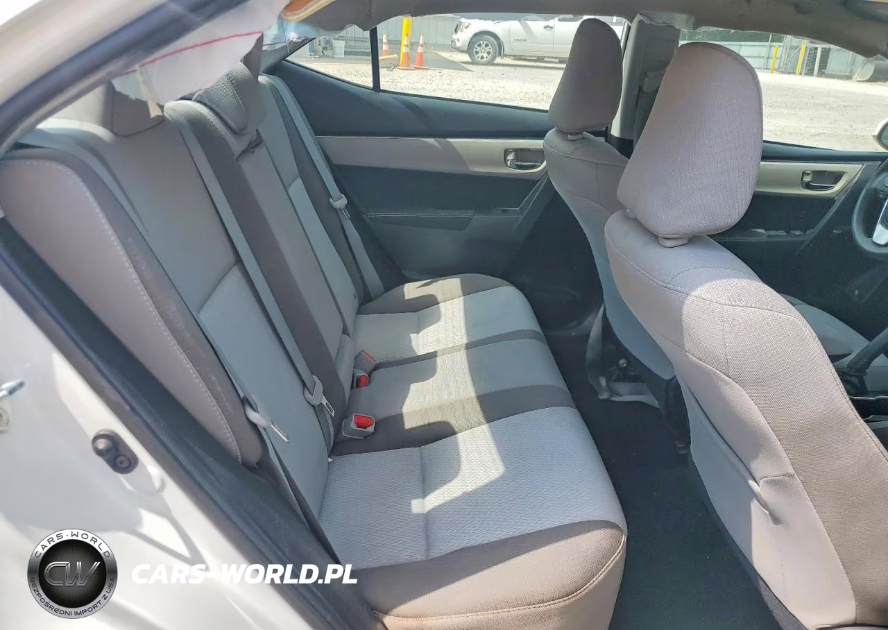2017 Toyota Corolla Le VIN:5YFBURHE1HP618673 - 10