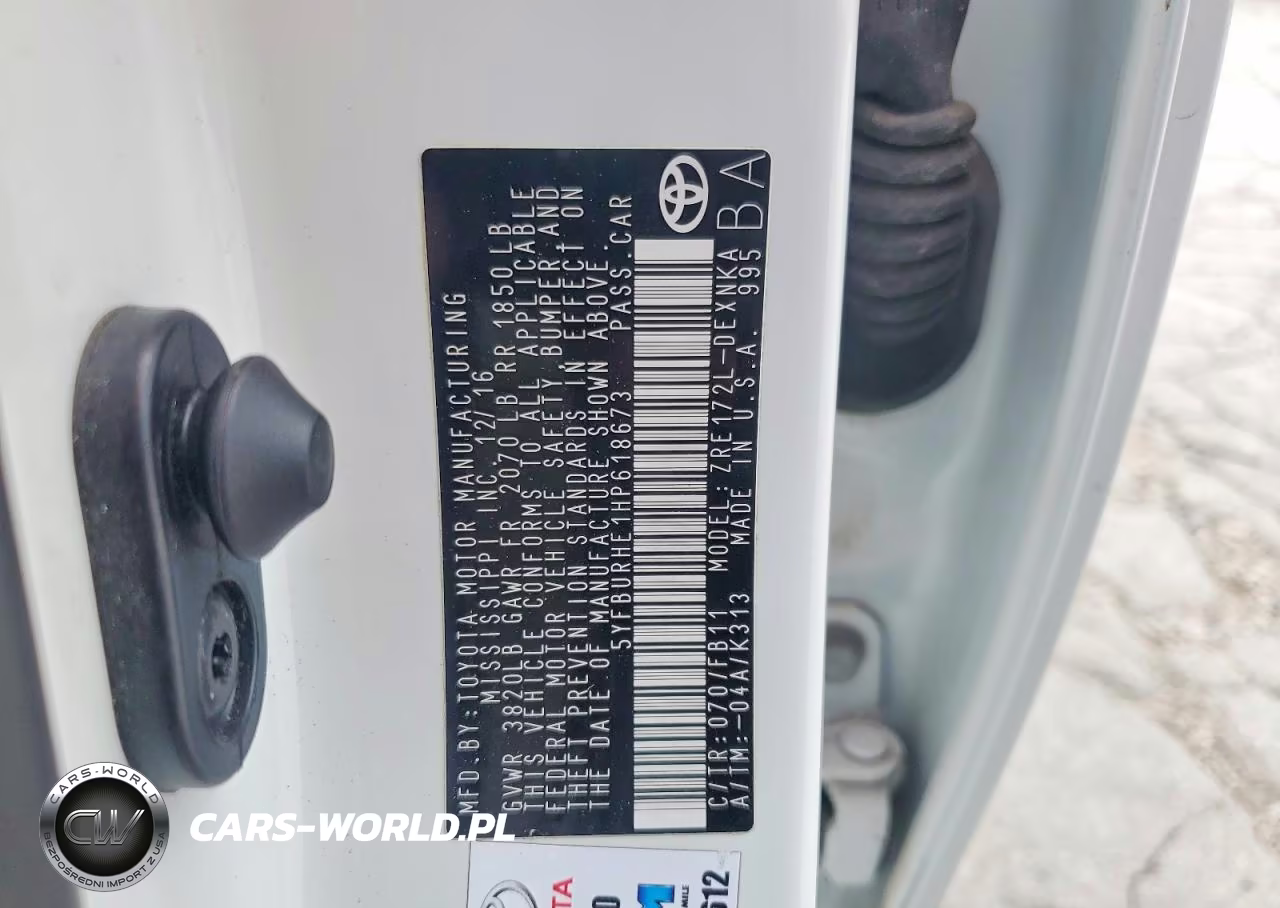 2017 Toyota Corolla Le VIN:5YFBURHE1HP618673 - 12
