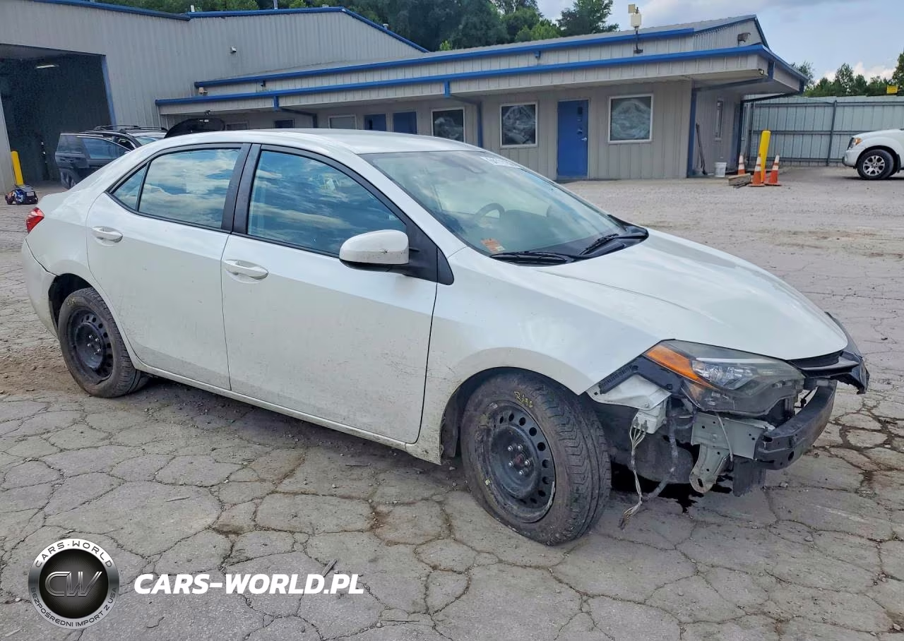 2017 Toyota Corolla Le VIN:5YFBURHE1HP618673 - 4