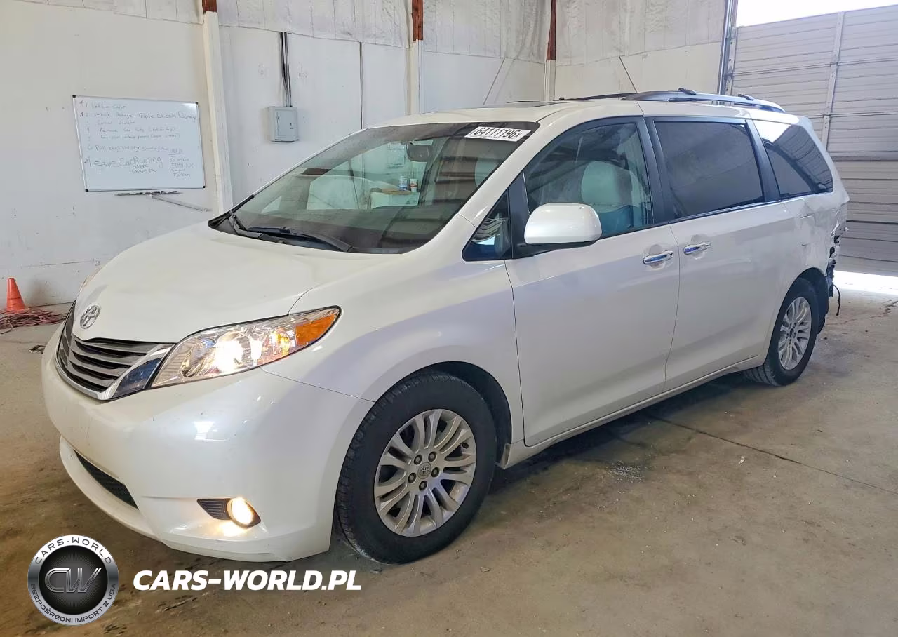 2015 Toyota Sienna Xle 8-Passenger – zdjęcie 1 z 13