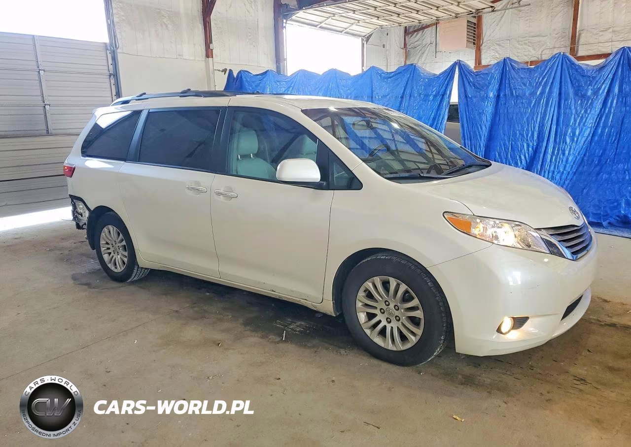 2015 Toyota Sienna Xle 8-Passenger VIN:5TDYK3DC0FS676103 - 4