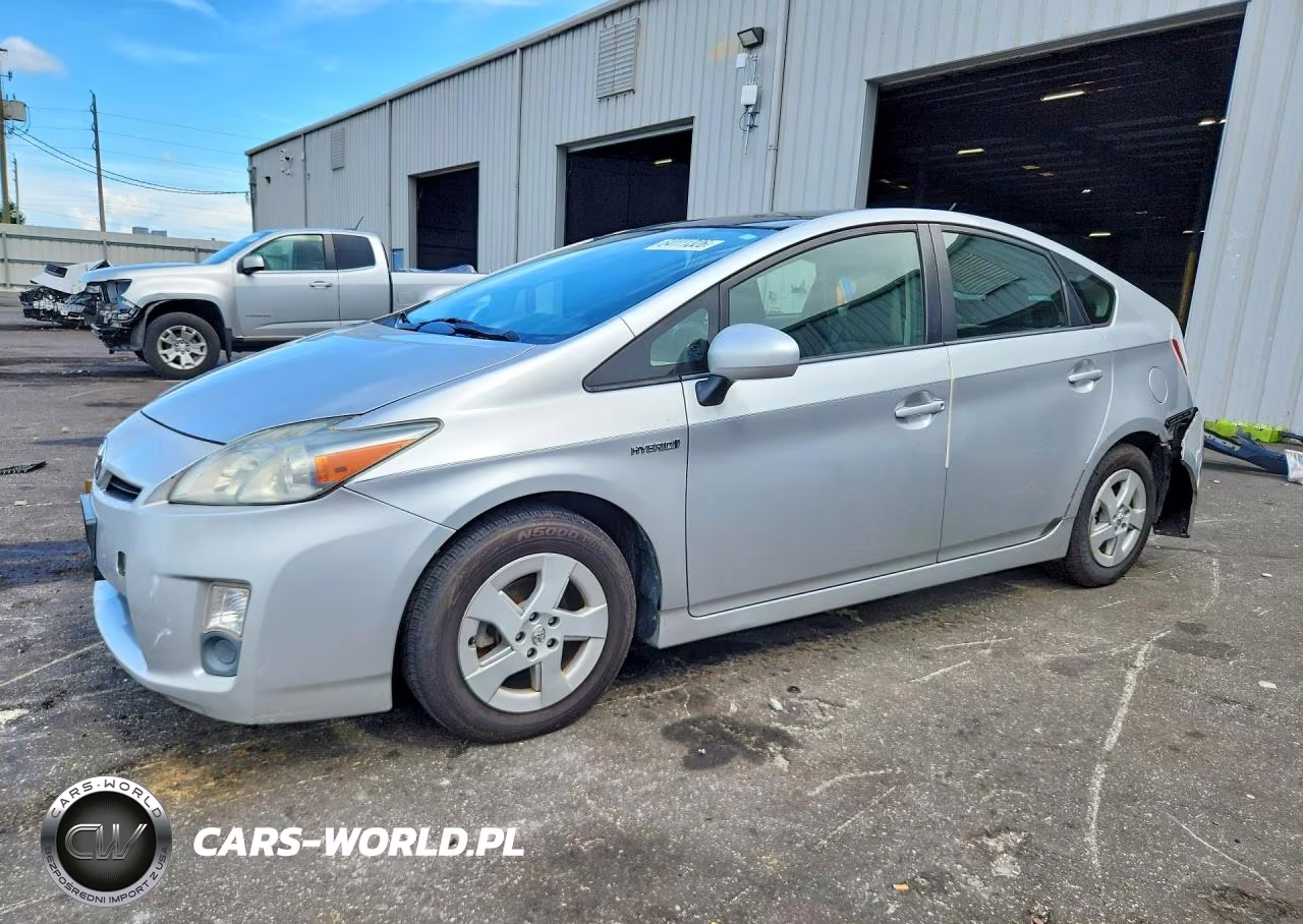 2011 Toyota Prius Three – zdjęcie 1 z 12