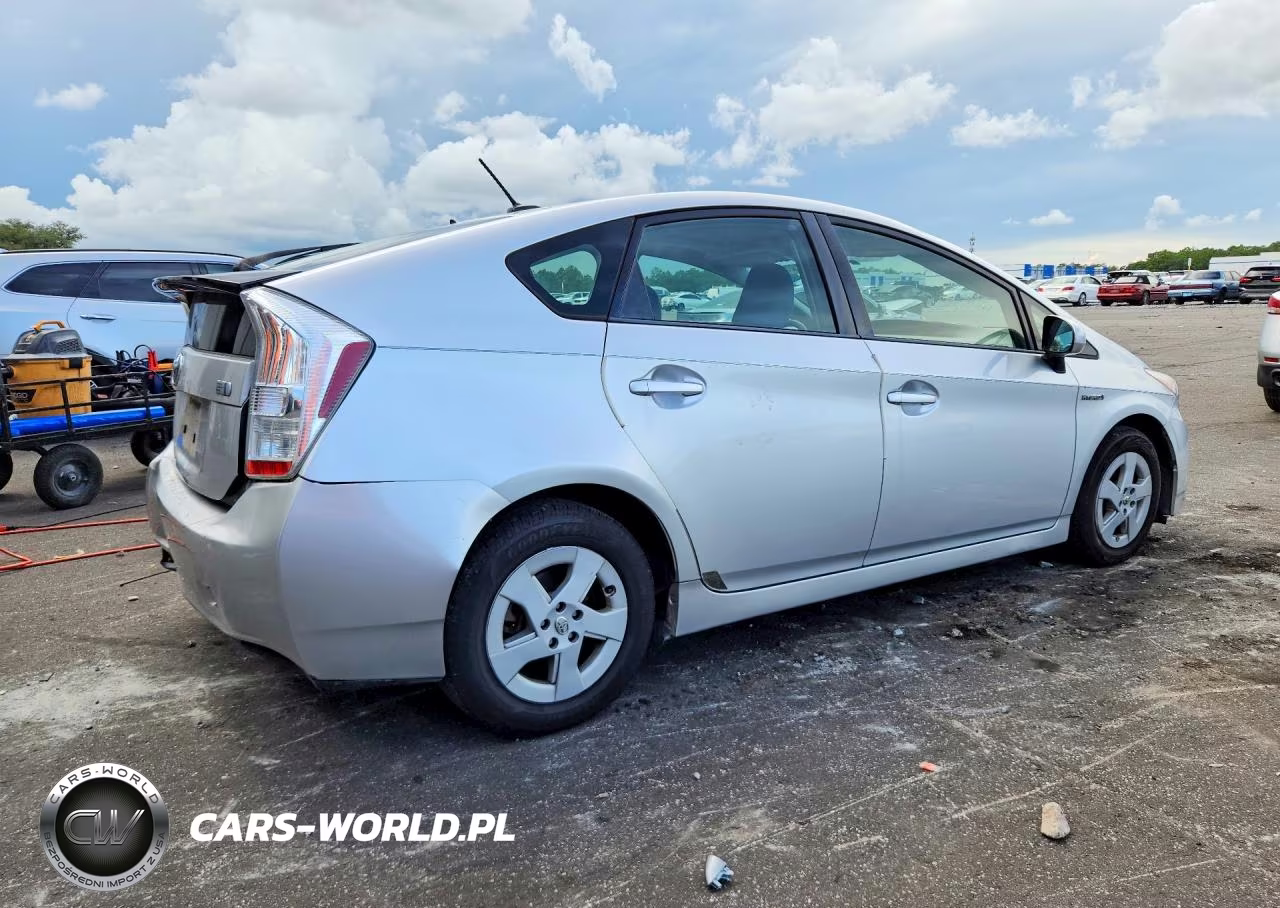 2011 Toyota Prius Three VIN:JTDKN3DU6B5311334 - 3