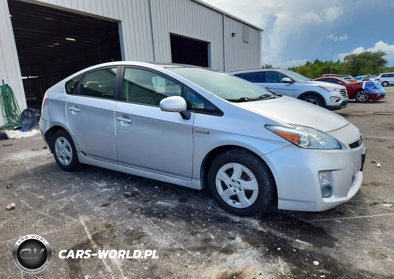 2011 Toyota Prius Three VIN:JTDKN3DU6B5311334 - 4