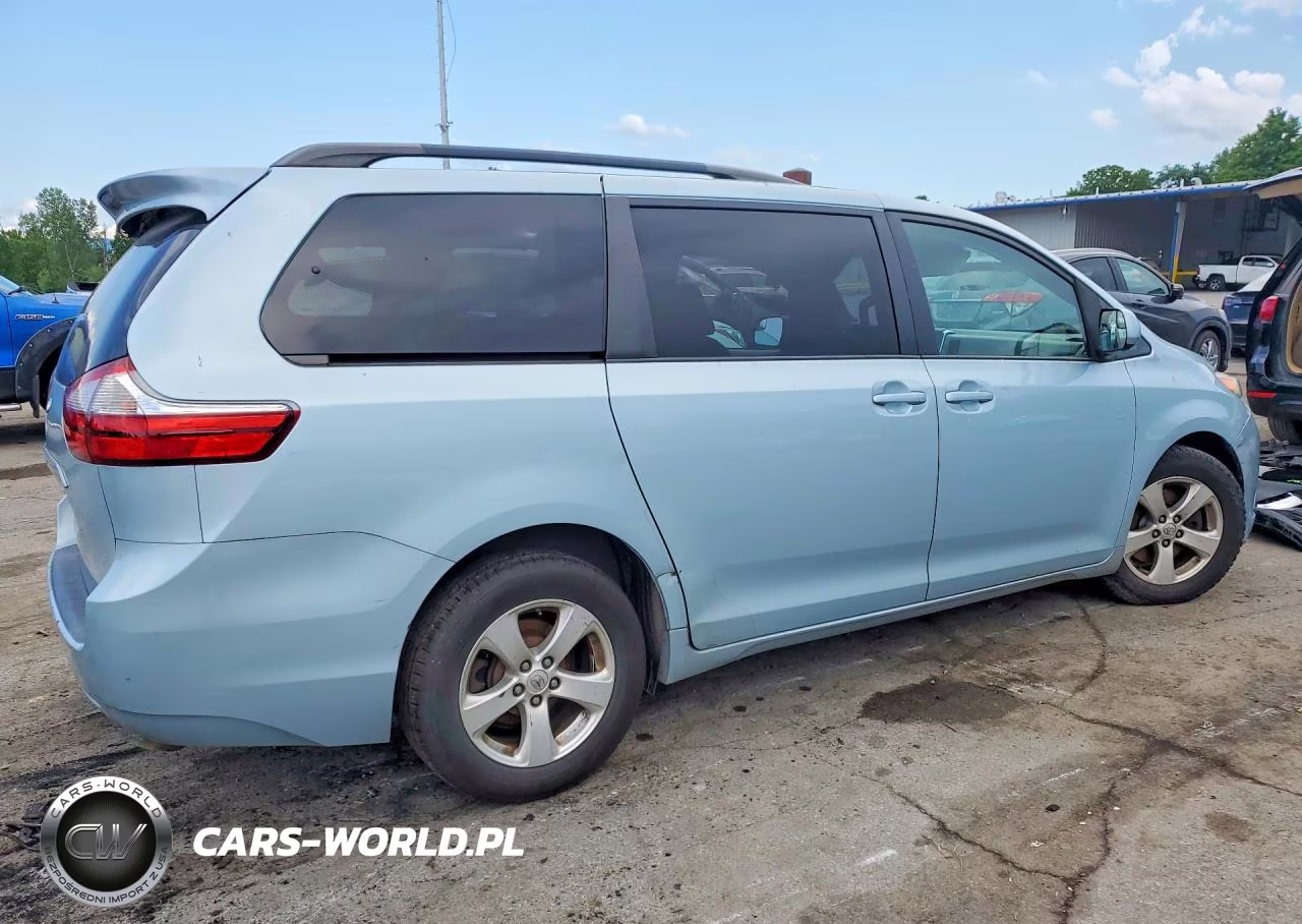 2016 Toyota Sienna Le VIN:5TDKK3DC4GS718795 - 3