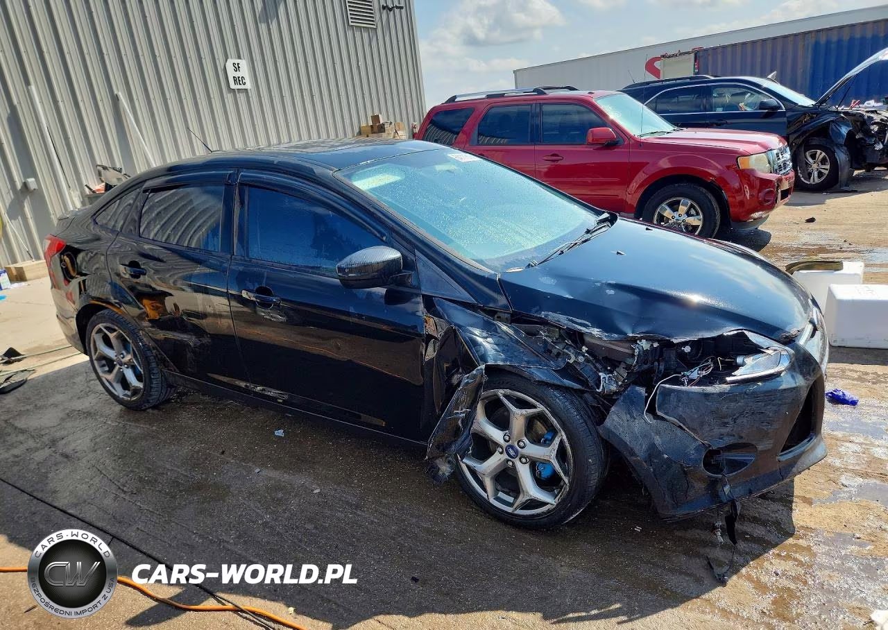 2012 Ford Focus Se VIN:1FAHP3F27CL255021 - 4