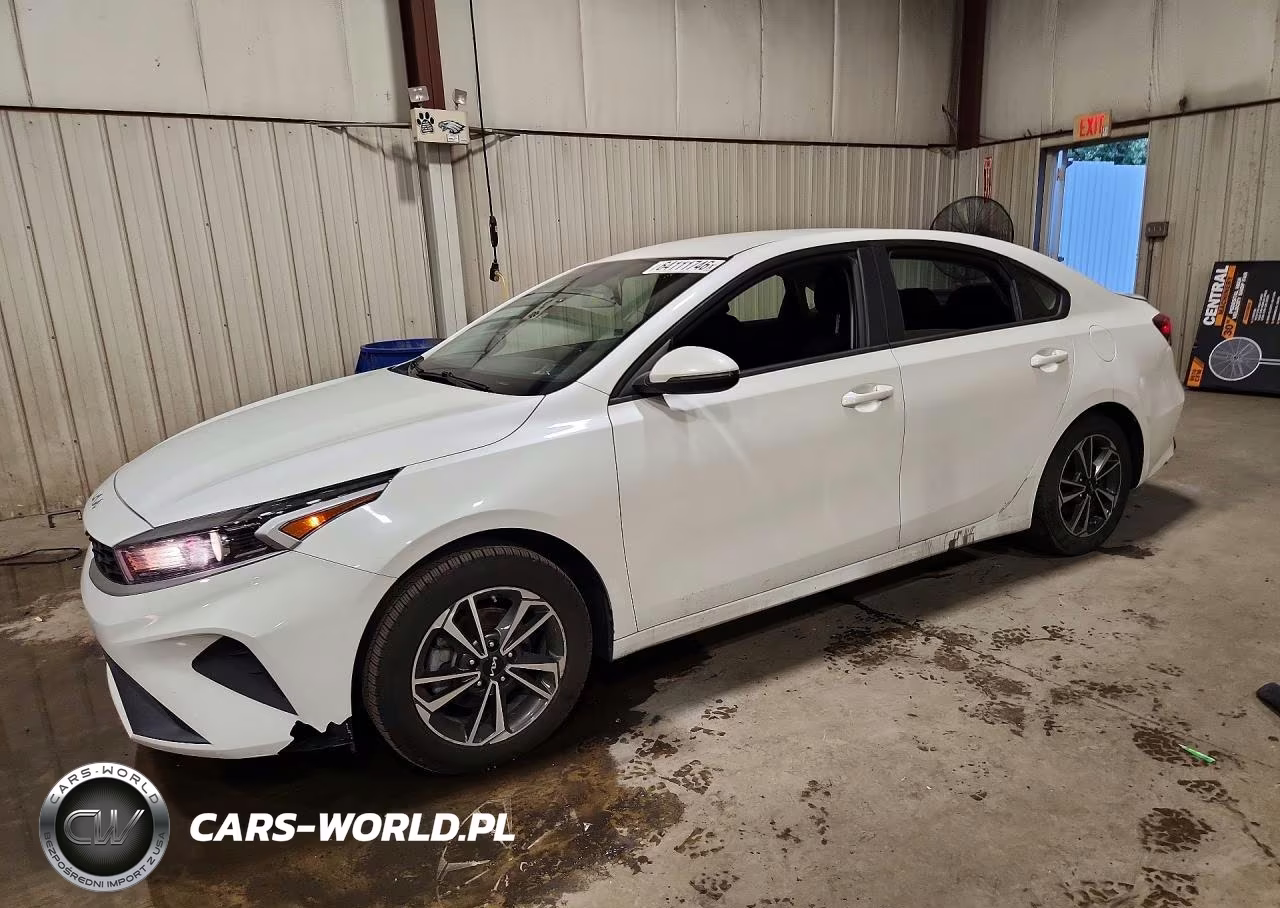 2023 Kia Forte Lxs – zdjęcie 1 z 12