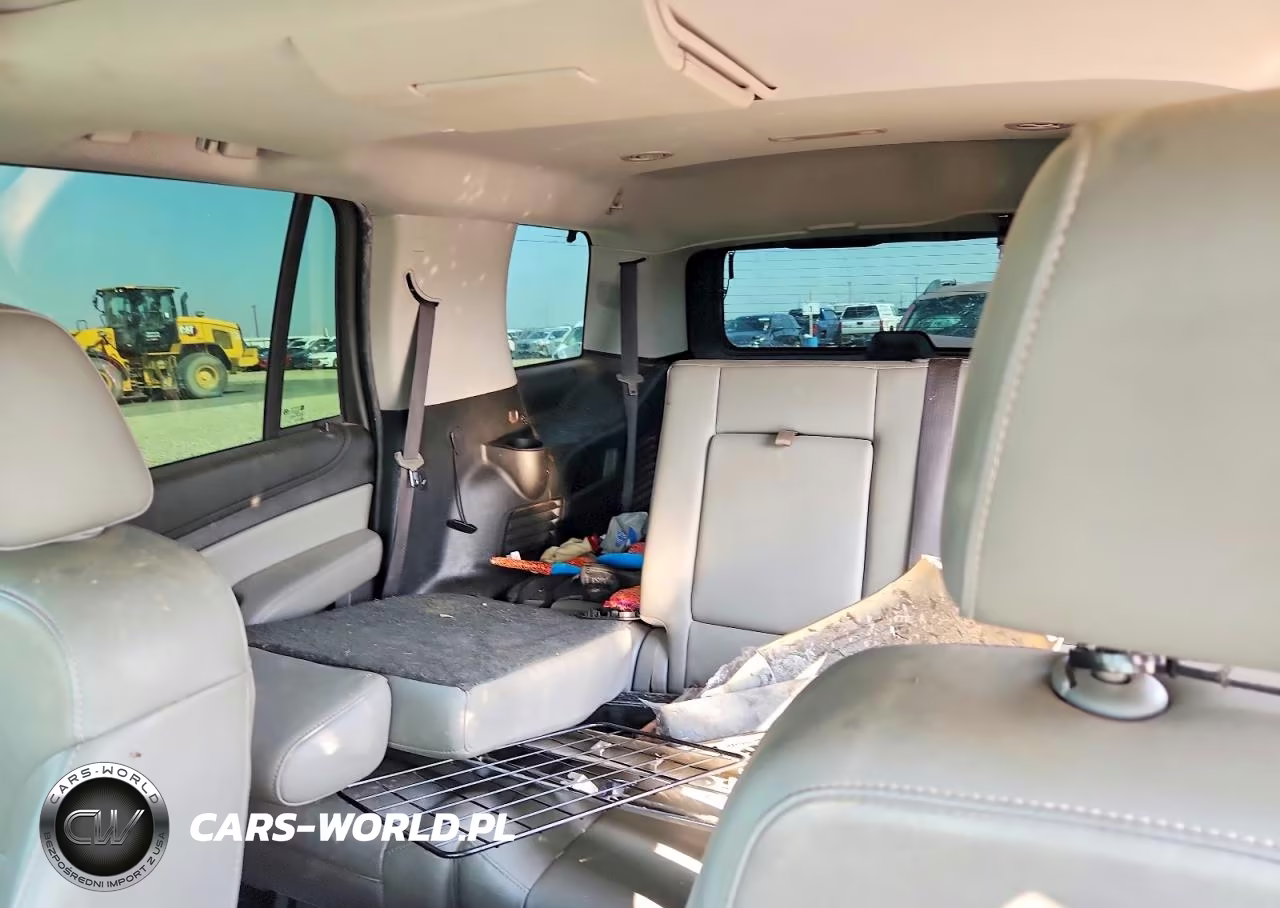 2019 Chevrolet Tahoe K1500 Lt VIN:1GNSKBKC5KR355127 - 10