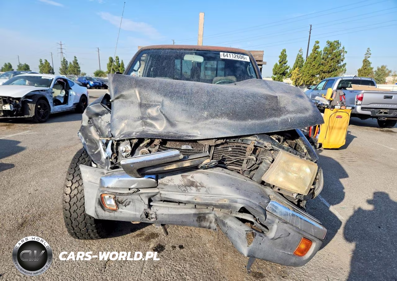 1999 Toyota Tacoma V6 VIN:4TAWN72N5XZ458910 - 5